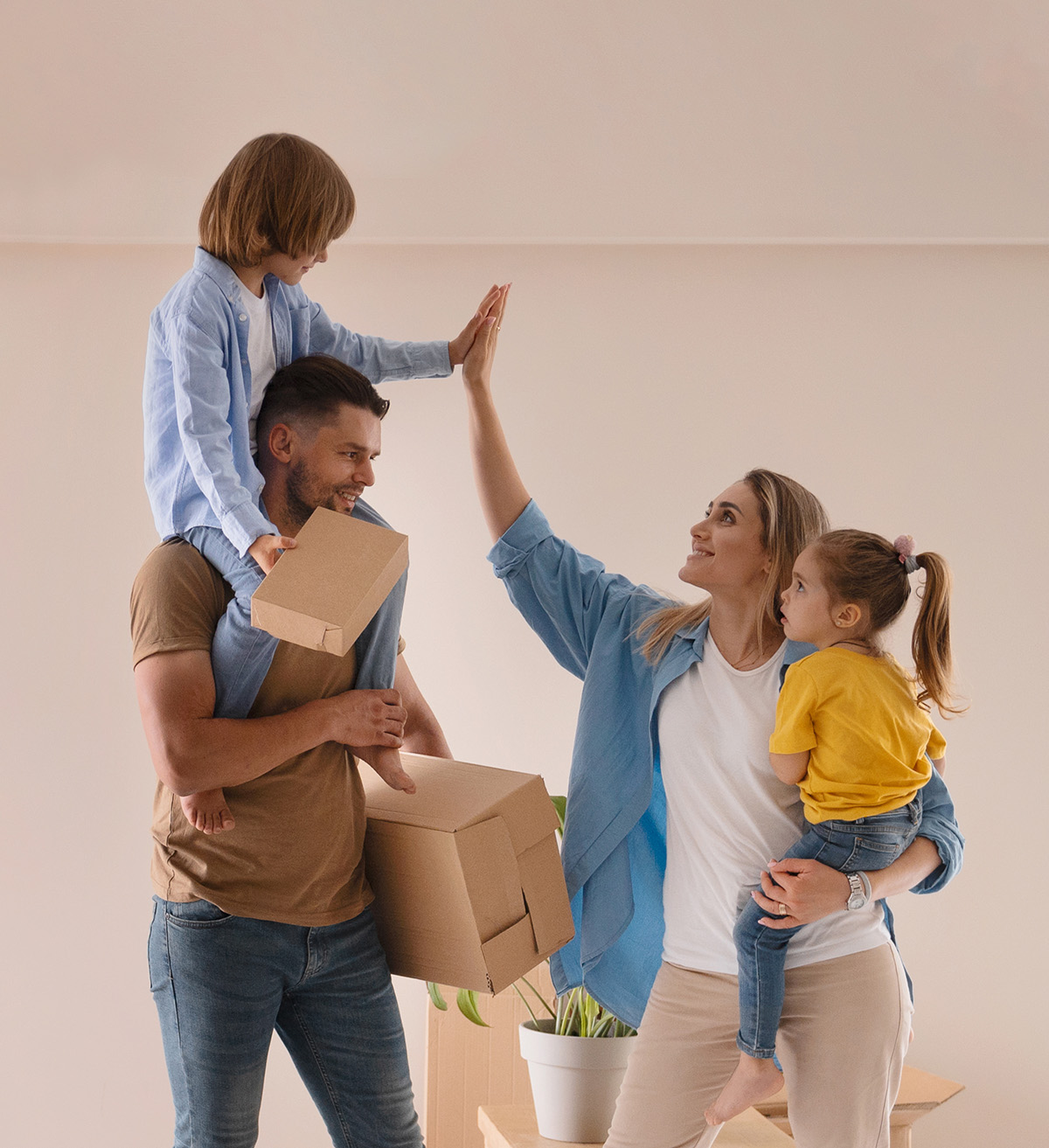 Família realizando mudança para o Brasil